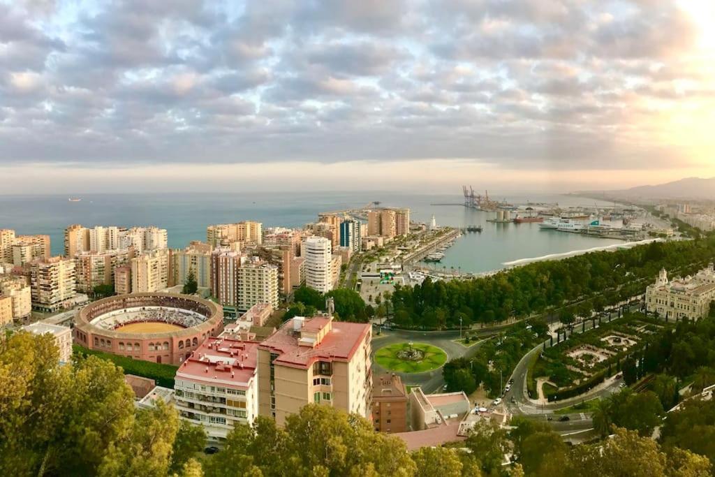 Apartamentos J&K Torremolinos Luaran gambar