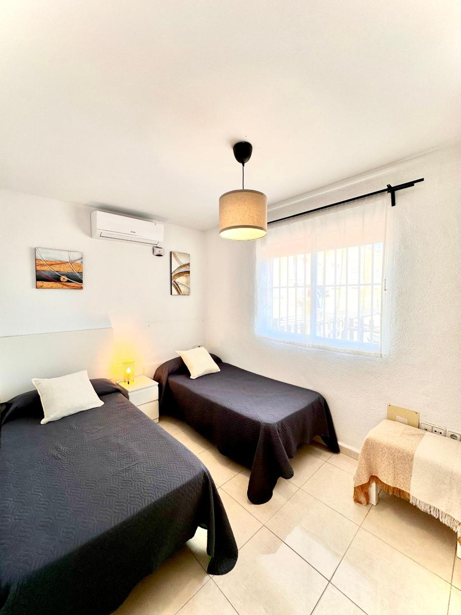 Apartamentos J&K Torremolinos Luaran gambar