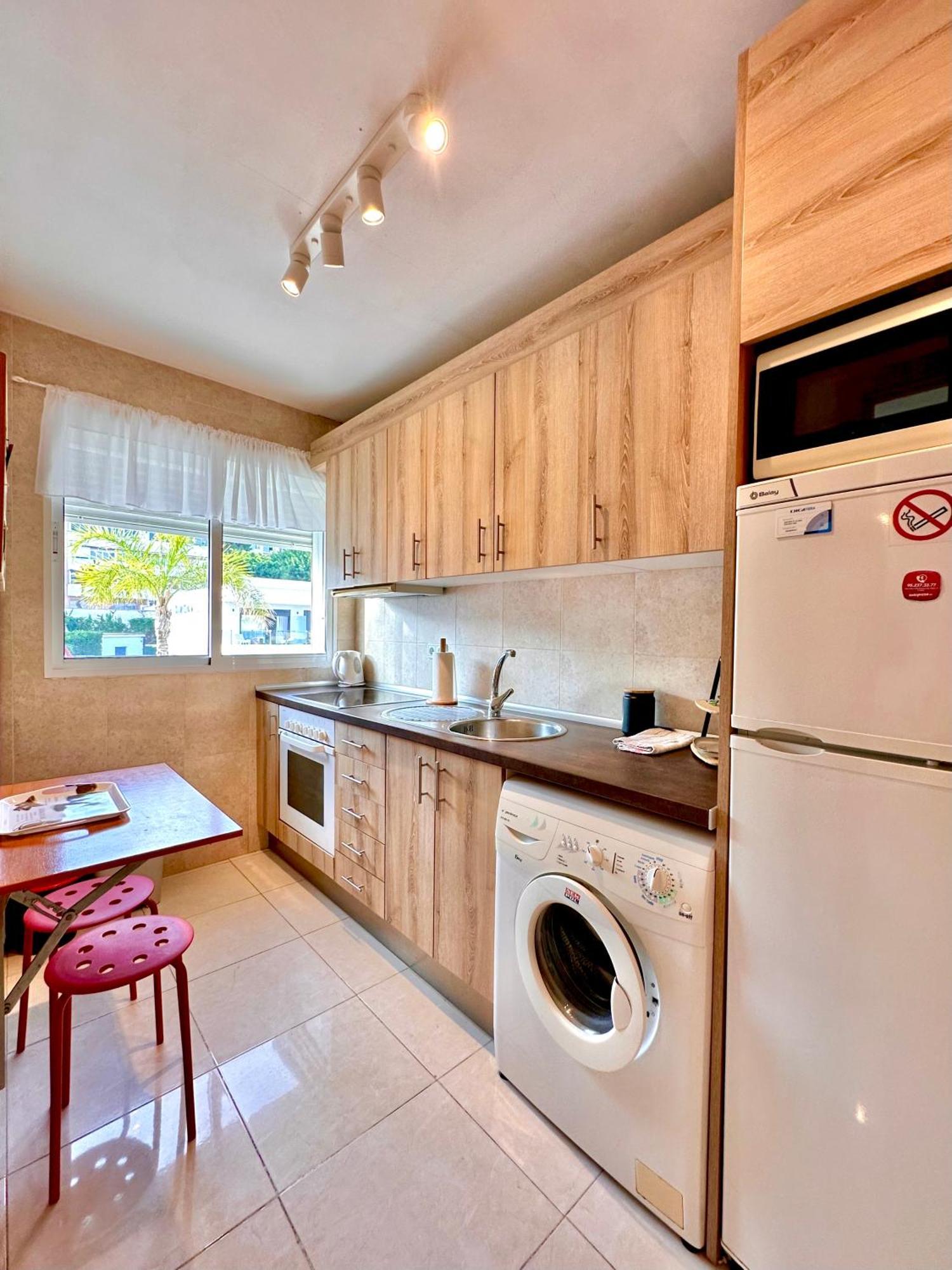 Apartamentos J&K Torremolinos Luaran gambar