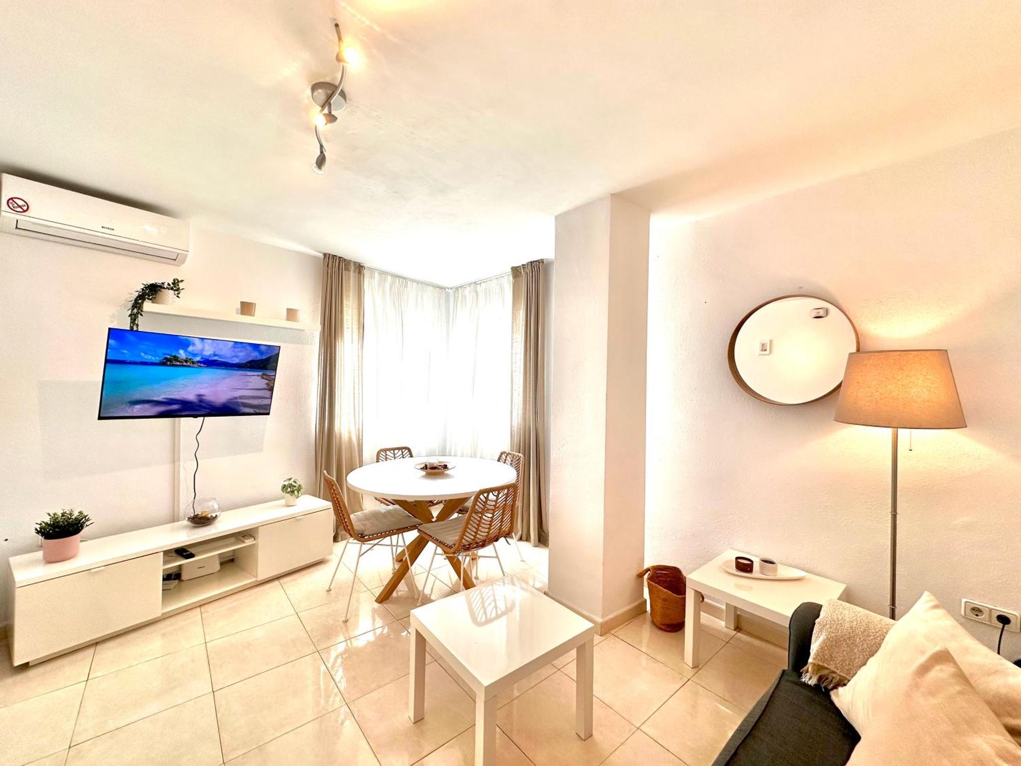 Apartamentos J&K Torremolinos Luaran gambar