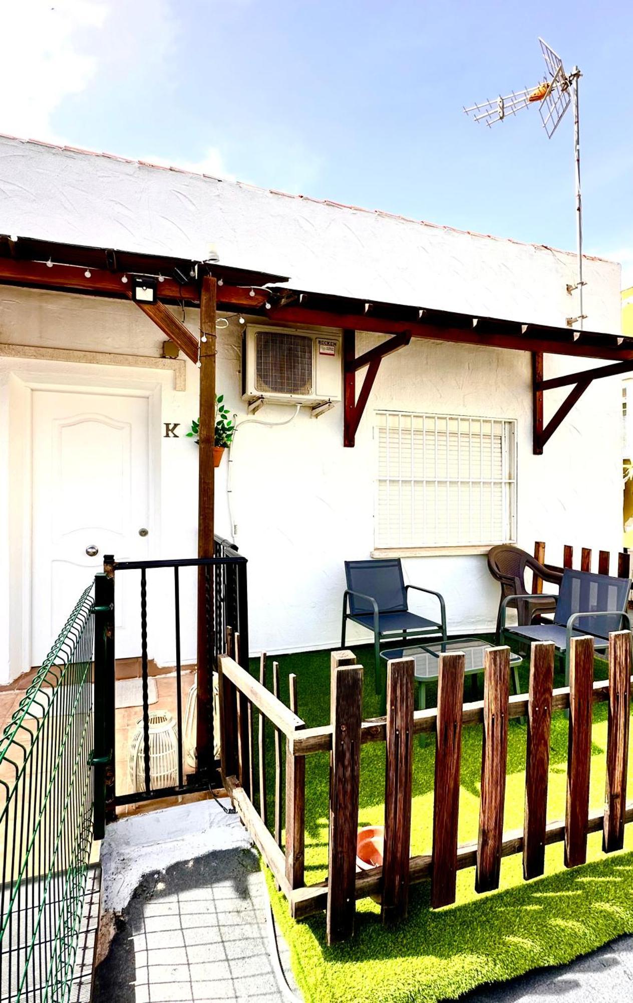 Apartamentos J&K Torremolinos Bilik gambar