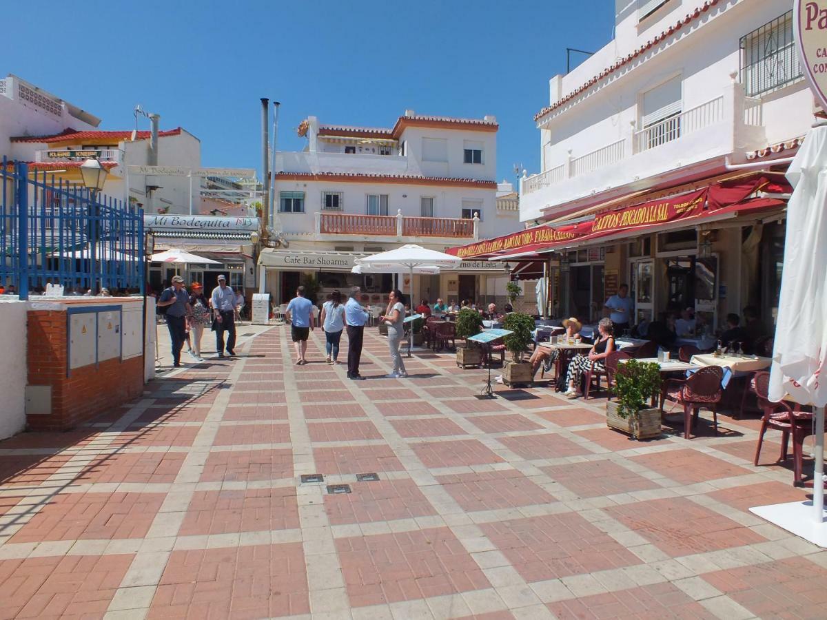 Apartamentos J&K Torremolinos Luaran gambar