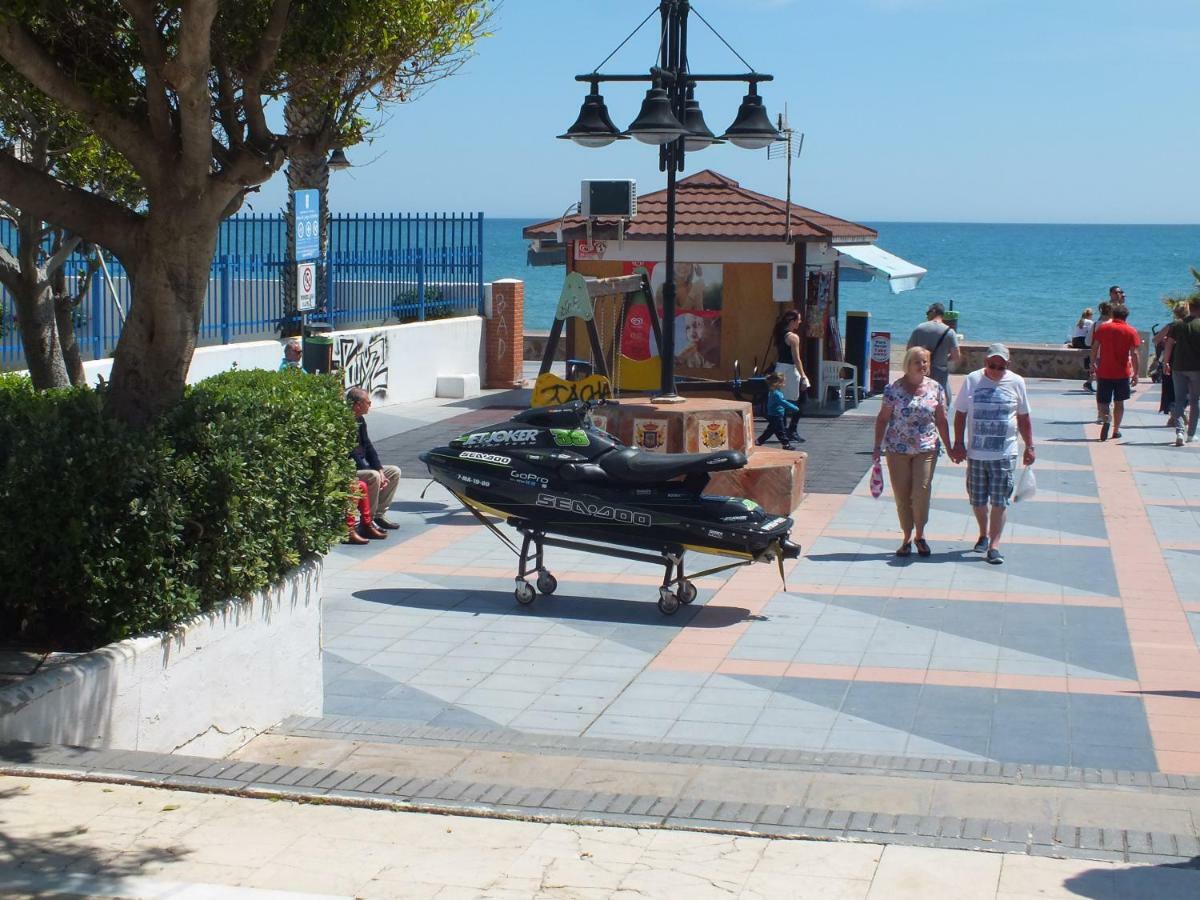 Apartamentos J&K Torremolinos Luaran gambar