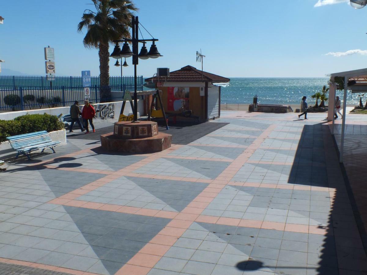 Apartamentos J&K Torremolinos Luaran gambar